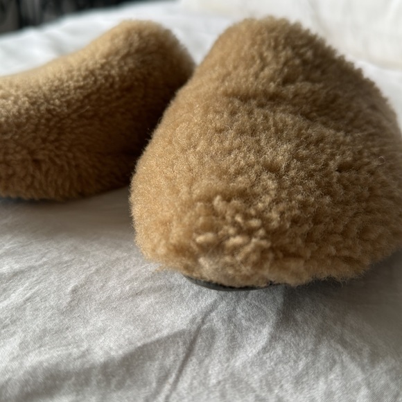 Jenni Kayne Shearling Mules in Natural - Picture 3 of 6